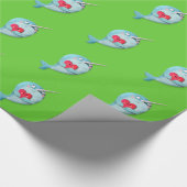 Cute Narwhal met hart Cadeaupapier (Hoek)