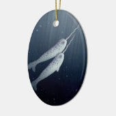 Cute Narwhals die onder water zwemmen Keramisch Ornament (Links)