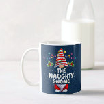 Cute Naughty Gnome Persoonlijke Kerstmis Koffiemok<br><div class="desc">Eenvoudig aan te passen aan dit leuke wintervakantieontwerp met een kerstgenoom,  die als volgt luidt: De stoute gnoom. Maak je eigen unieke set voor de familie!</div>