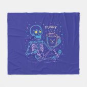 Cute Neon Skeleton Drinking Coffee – Funny Pastel  Fleece Deken (Voorkant (Horizontaal))