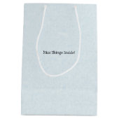 Cute Nice Things Inside Quote Blue Bag Medium Cadeauzakje (Achterkant)