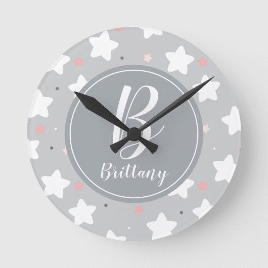 Cute Night Sky met aangepaste monogram en naam Ronde Klok (Voorkant)
