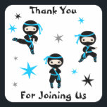 Cute Ninja Warrior Kids Birthday Party Favor Vierkante Sticker<br><div class="desc">Een ninja-sticker is ontworpen voor het volgende ninja-feest. Het bevat een groep schattige kleine ninja's op verschillende posities. Maak van de verjaardagsfeestdag een speciale gebeurtenis met overeenkomende partijaccessoires. Wat ook het favoriete type vechtkunst van je ninja-strijder mag zijn, je kunt het feest gedenkwaardig maken met deze unieke set feestelijke accessoires....</div>