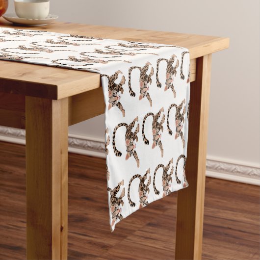 Cute ocelot cartoon illustratie korte tafelloper (Voorbeeld)