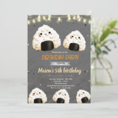 Cute Onigiri verjaardagsfeest uitnodiging (Staand voorkant)