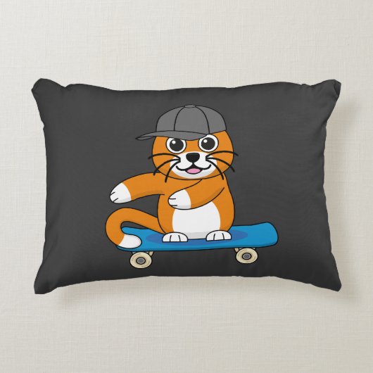 Cute Orange Cat on Skateboard Cartoon Accent Kussen (Voorkant)
