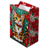 Cute Orange Kitty Cat and Poinsettia Christmas Medium Cadeauzakje (Achterkant Gekanteld)