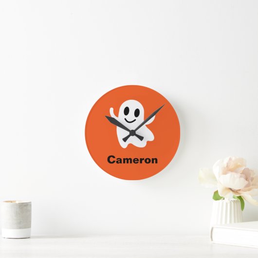 Cute Oranje Circle Smiling Halloween Ghost Ronde Klok (Huis)