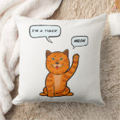 Cute oranje kat zegt "Meow". Tijger 2022 T-Shirt Kussen (Deken)