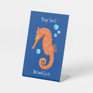 Cute oranje zeepaardbelletjes cartoon illustratie reclamebord met voetstuk