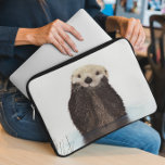 Cute Otter Animal Zee Laptop Sleeve<br><div class="desc">Dit ontwerp is gemaakt door middel van digitale kunst. Het kan worden gepersonaliseerd in het gebied dat is voorzien Contact met mij opnemen op colorflowcreations@gmail.com als u dit ontwerp op een ander product wilt gebruiken. Koop mijn oorspronkelijke abstracte acrylschilderij te koop op www.etsy.com/shop/colorflowart. Zie meer van mijn creaties of volg...</div>