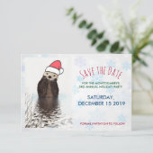 Cute Otter die met Kerstmis een kerstman heeft. Save The Date (Staand voorkant)