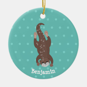 Cute otter-duiken op blauwgroen cartoon illustrati keramisch ornament