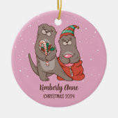 Cute Otter-kerstfeestdag wintersneeuw Keramisch Ornament (Voorkant)