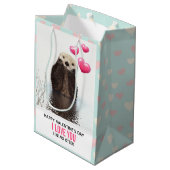 Cute Otter met Hearts Valentijnsdag Humor Medium Cadeauzakje (Achterkant Gekanteld)