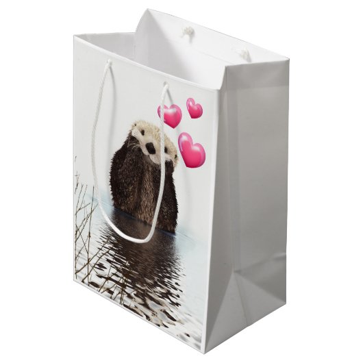 Cute Otter met roze liefdesharten Medium Cadeauzakje (Voorkant Gekanteld)