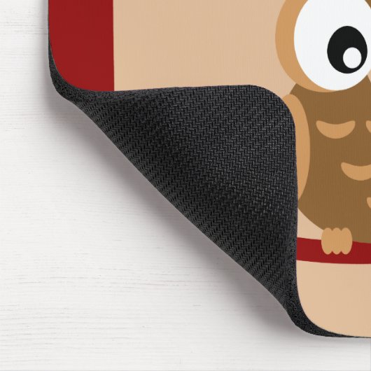 Cute Owl die in een boom zit Muismat (Hoek)