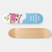Cute Owl Girl op een Branch Skateboard (Horizontaal)