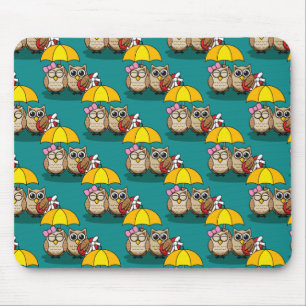 Cute Owl Lovers w/ Umbrella & Red Chocolate Box Muismat