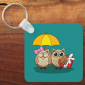 Cute Owl Lovers w/ Umbrella & Red Chocolate Box Sleutelhanger (Voorkant)