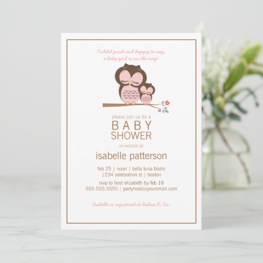 Cute Owl & Mama Het is een Girl Baby shower Uitnod Kaart (Staand voorkant)