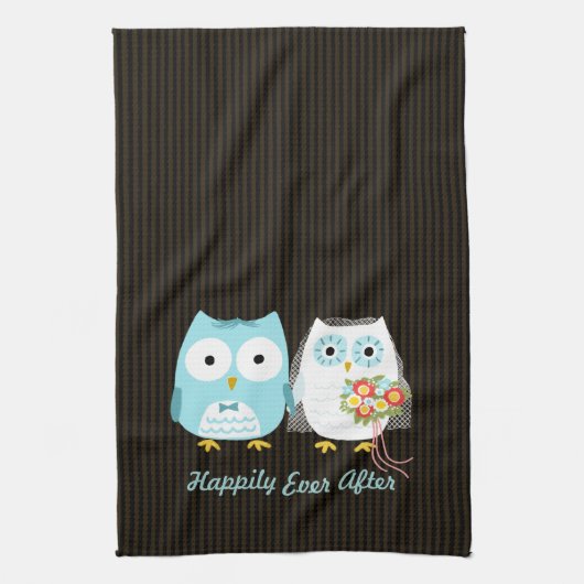 Cute Owls Bride and Groom - Gelukkig ooit daarna Theedoek (Verticaal)