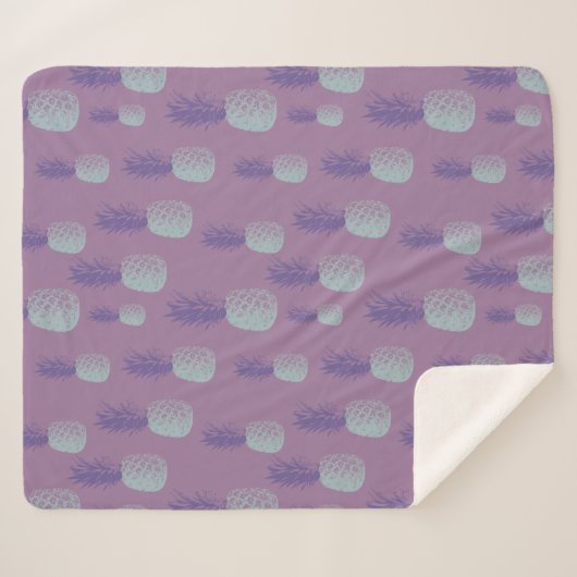 Cute Paarse anananapple Pattern Sherpa Deken (Voorkant (horizontaal))