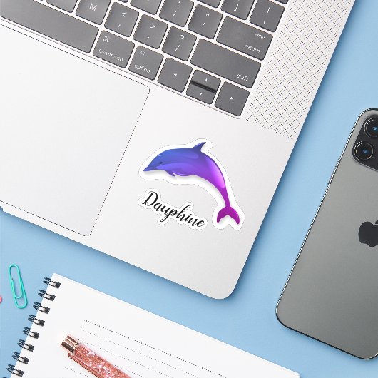 Cute paarse dolphin - voeg naam toe sticker (Laptop met iPhone)