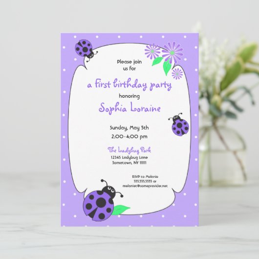 Cute Paarse Ladybug Invitation Kaart (Staand voorkant)