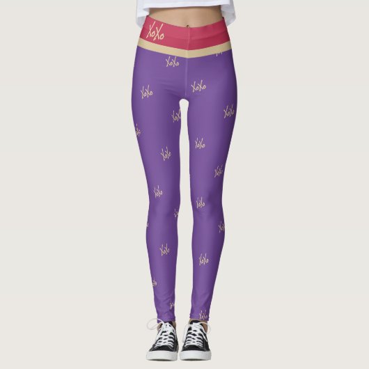 Cute Paarse Magenta Gold XOXO Typografie Leggings (Voorkant)