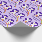 Cute Paarse Penguin Custom Happy Birthday Cadeaupapier (Hoek)