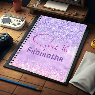 Cute paarse roze glitter verjaardagsmonogram notitieboek