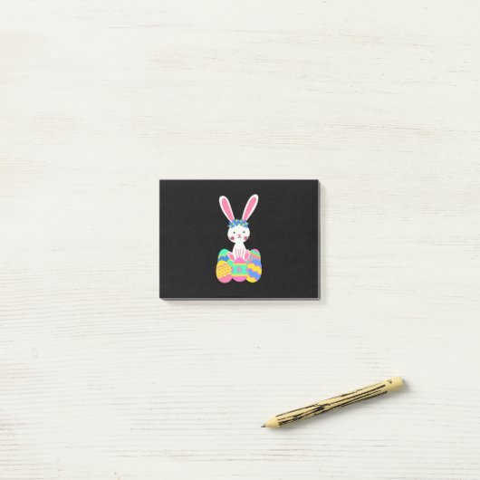 Cute Paashaas Post-it® Notes (Op bureau)