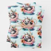 Cute Panda Beer Chilling in een binnenbuis Inpakpapier Vel (In situ)