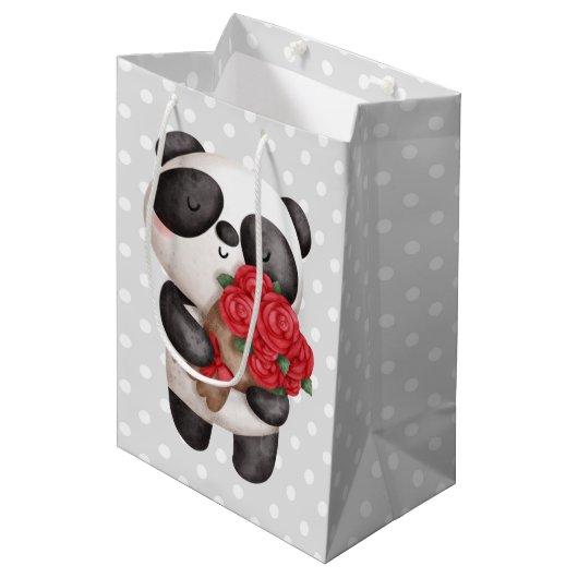 Cute Panda Beer met Rose Bouquet Medium Cadeauzakje (Voorkant Gekanteld)