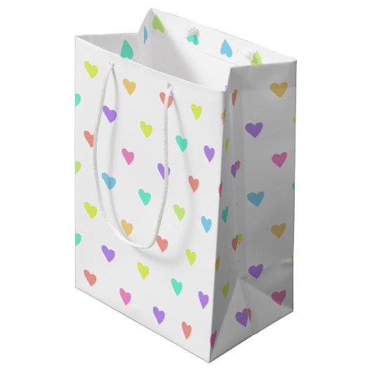 Cute Pastel Rainbow Hearts Pattern Medium Cadeauzakje (Voorkant Gekanteld)