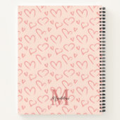 Cute Pastel Roze Hartpatroon Script Monogram Notitieboek (Achterkant)