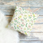 Cute Pastel Wildflower Pattern Kussen<br><div class="desc">Soft decorative pillow featuring a charming pastel wildflower pattern with delicate botanical illustrations in soft pink, yellow, and green tones. This cute floral design brings a fresh spring garden vibe to your home decor, perfect for sofas, beds, and cozy reading corners. A lovely accent pillow for nature lovers, cottagecore decor,...</div>