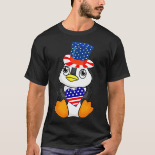Cute Patriotic Penguin Holding US Flag Heart 4th o T-shirt