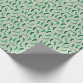 Cute Patterned Chili Peppers op Green Wrapping Pap Cadeaupapier (Hoek)
