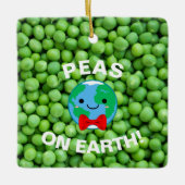 Cute "Peas on Earth" Funny Pun Kerstmis Keramisch Ornament (Voorkant)