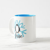 Cute Penguin Blue Snowflake Custom Name Kerstmis Tweekleurige Koffiemok (Voorkant links)