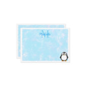Cute Penguin Cartoon Custom Monogram Pastel Blue Notitiekaartje (Voorkant / Achterkant in situ)