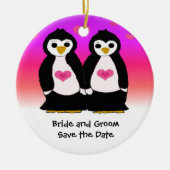 Cute Penguin Couple Save the Date Keramisch Ornament (Voorkant)