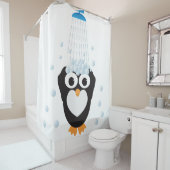 Cute Penguin die een douche neemt Douchegordijn (In situ)