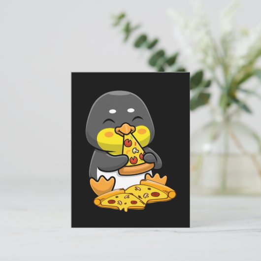 Cute Penguin eating Pizza Briefkaart (Staand voorkant)