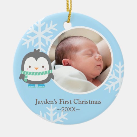 Cute Penguin en Snowflakes Baby kerstfoto Keramisch Ornament (Voorkant)