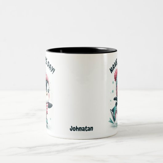 Cute Penguin “Have an Ice Day” Personalized Christ Tweekleurige Koffiemok (Center)