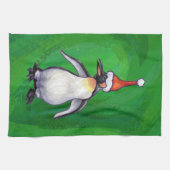 Cute Penguin in Santa Hat over Green Theedoek (Horizontaal)