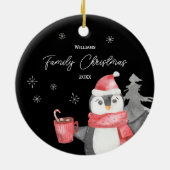Cute Penguin Kerstmis met familienaam en Jaar Keramisch Ornament (Achterkant)